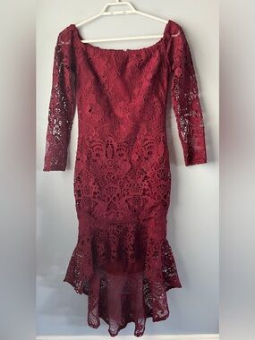 Whyte Valentyne Burgundy High/Low Lace Off-Shoulder Dress Size 8